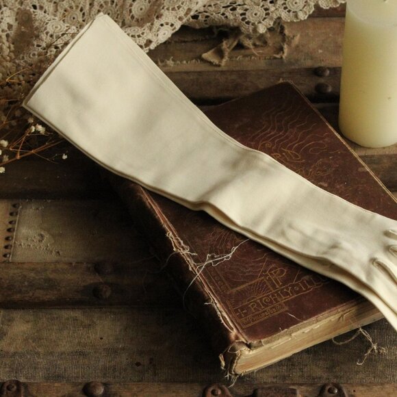 Vintage 1950s 1960s Gloves, White Opera Elbow Length - Picture 2 of 15